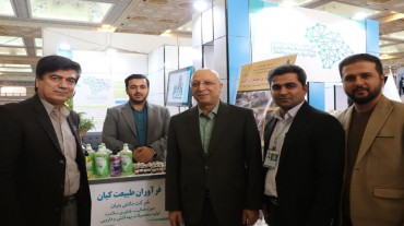 غرفه پارک استان برتر شد/ بازدید وزیر از غرفه پارک علم و فناوری استان
