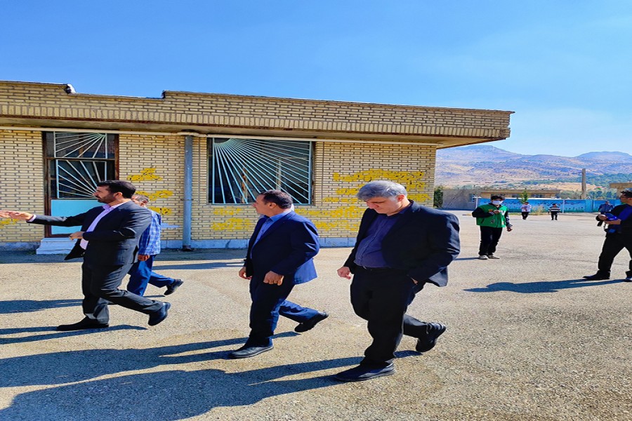 بازدید از دو دبیرستان در روستای سپیدار