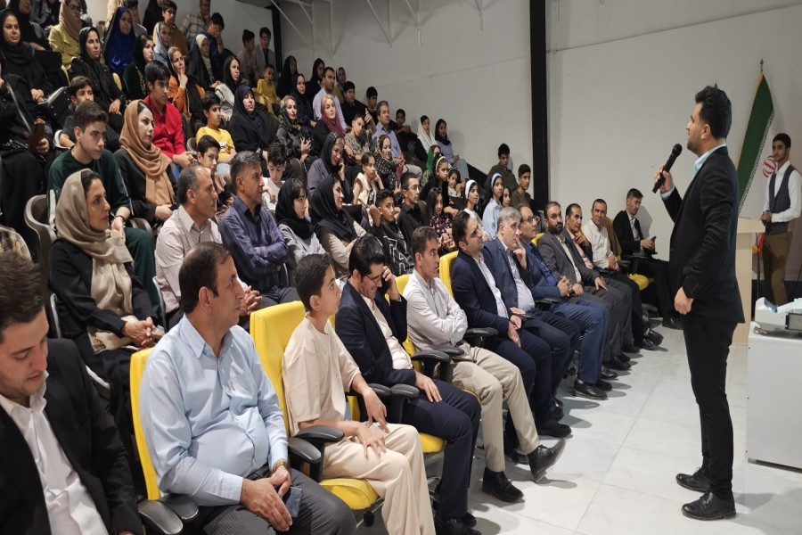 تأکید رئیس پارک علم و فناوری بر حمایت از ایده‌های برتر در مراسم رونمایی «ایدیتو»