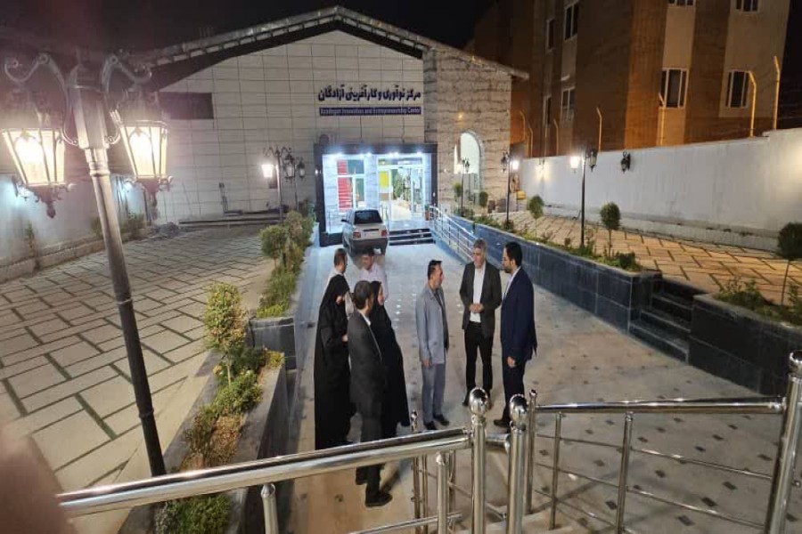 بازدید نماینده موسسه آموزشی و تحقیقاتی صنایع دفاعی از پارک علم و فناوری استان
