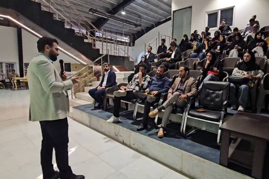 کارگاه آموزشی «مبانی دیجیتال مارکتینگ برای استارتاپها» در مرکز رشد جامع یاسوج برگزار شد