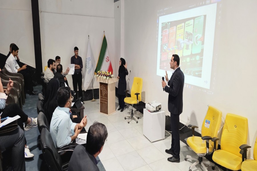 مرحله پایانی رویداد استارتاپی «هوش مصنوعی در امنیت سایبری حوزه پلیس» با همکاری فراجا و پارک علم و فناوری استان برگزار شد