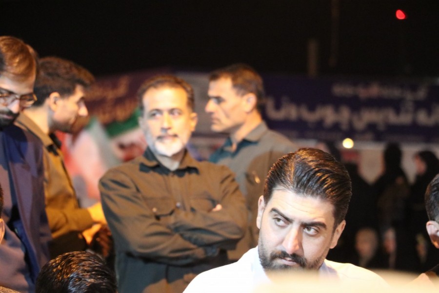 نشست با فعالان فضای مجازی در خیابان جمهوری برگزار شد.