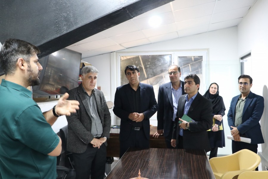 بازدید فرمانداران لنده و مارگون و رئیس دانشگاه پیام نور استان از مرکز رشد جامع یاسوج
