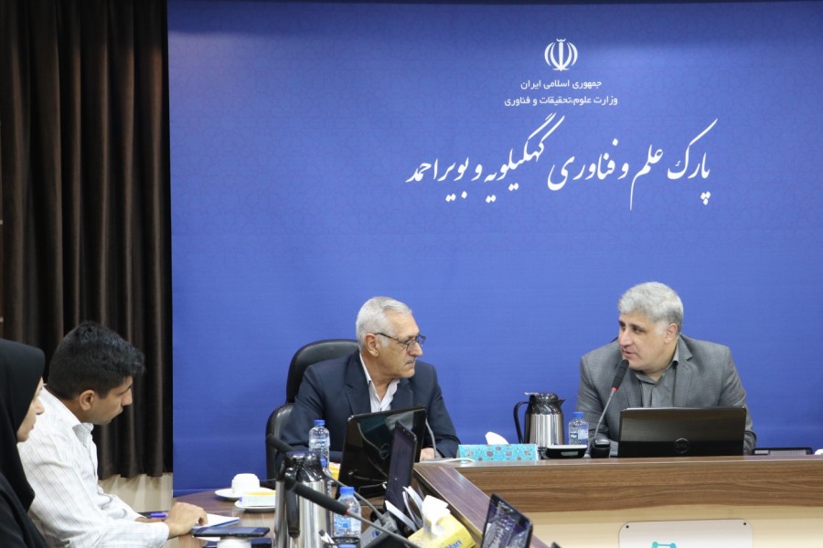 نشست هم‌اندیشی پارک علم و فناوری و اداره‌کل حفاظت محیط زیست استان برگزار شد.