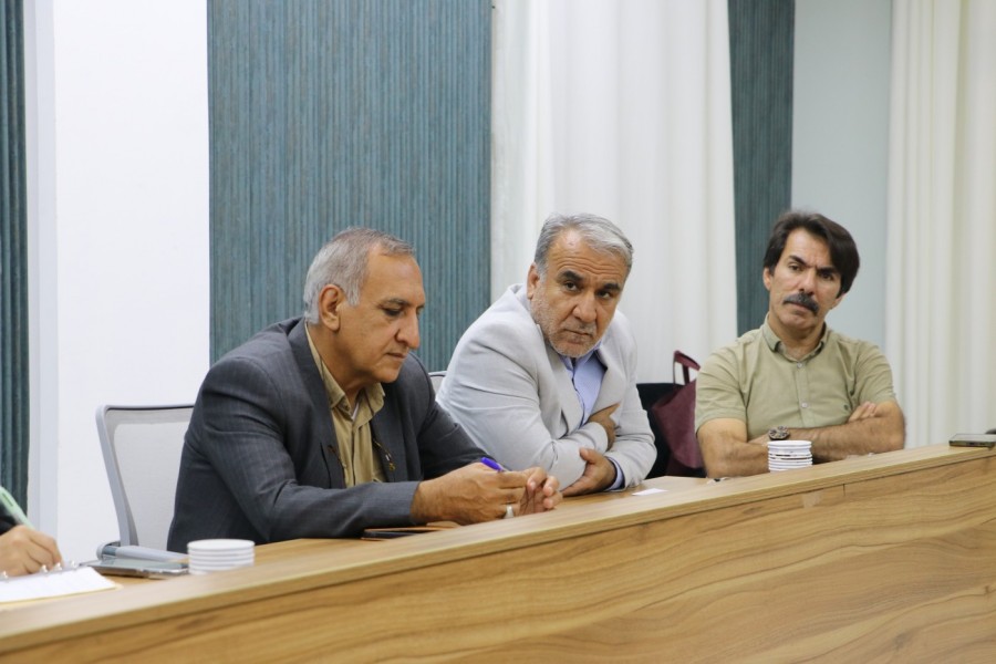 نشست تخصصی ارزیابی محصولات و منتورینگ استارتاپهای صنایع دستی در مرکز رشد جامع یاسوج برگزار شد.