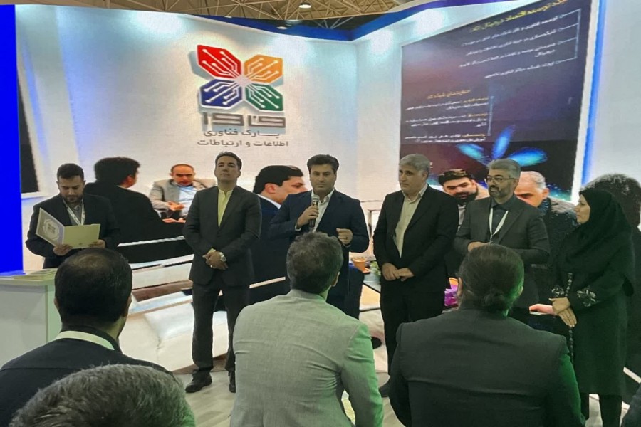 بازدید معاون اول رئیس‌جمهور و وزیر ارتباطات از دستاوردهای فناوران پارک علم و فناوری کهگیلویه و بویراحمد در نمایشگاه الکامپ تهران ۱۴۰۵؛ معرفی ظرفیت‌های فناوری استان در بزرگترین رویداد دیجیتال ایران